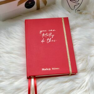 czerwony personalizowany planer kalendarz 2024